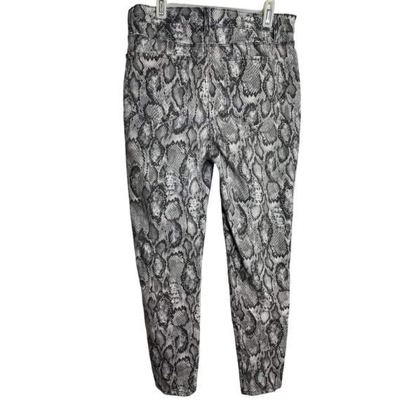 Tinseltown Junior Grey Snake Print 5-Pocket Stretch Slim Leg Jean Size 11 - Picture 2 of 10